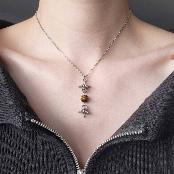 Gothic tiger eye chain maile necklace with a small silver chain - Picture 8 of 10